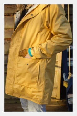 Passenger Womens Recycled Waterproof Jacket -Outdoor Clothing Store b11acb0208 2020 d