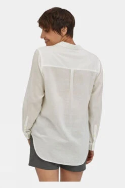 Patagonia Womens Lightweight A/C Buttondown Shirt -Outdoor Clothing Store b11bcb0010 1010 c