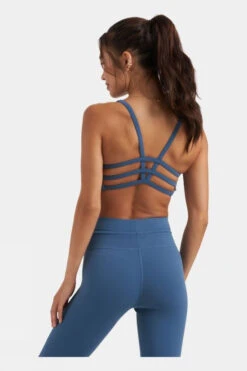 Vuori Womens Yosemite Sports Bra -Outdoor Clothing Store b11gb90033 4040 p