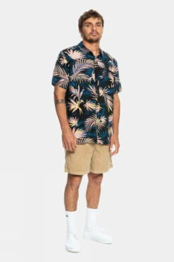 Quiksilver Mens Ripped Up Short Sleeve Shirt -Outdoor Clothing Store b12bcc0127 7087 e