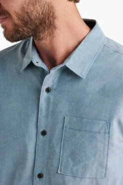 Roark Mens Well Worn Short Sleeve Shirt -Outdoor Clothing Store b12bcc0129 4343 e