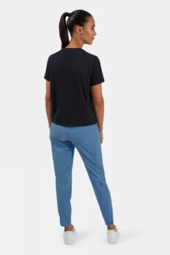 On Womens Graphic-T Running Top -Outdoor Clothing Store c11bac0062 7070 o