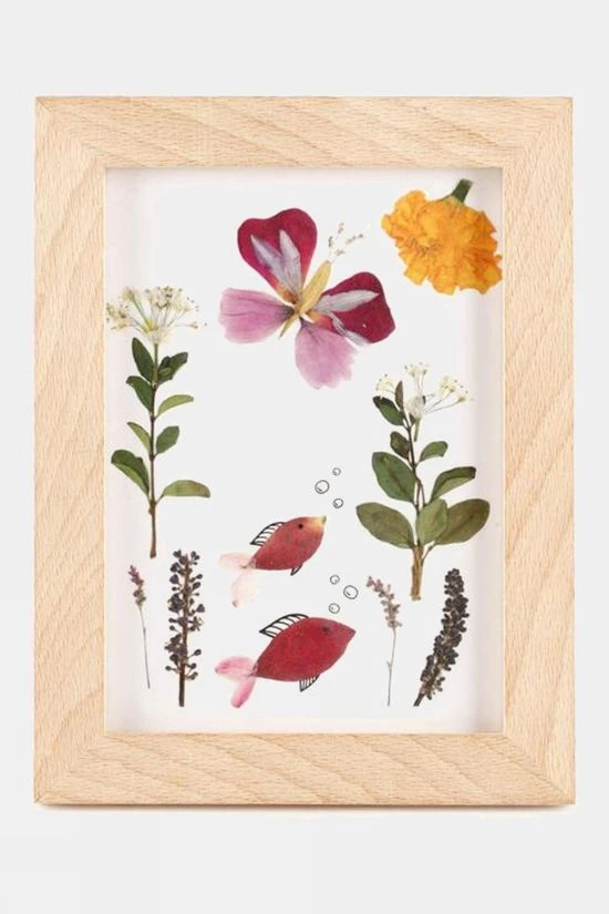 Kikkerland Huckleberry Pressed Flower Frame 1 Kikkerland Huckleberry Pressed Flower Frame