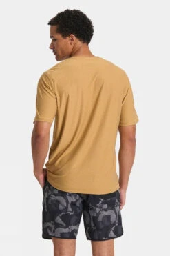 Vuori Mens Uluwatu 23 T-Shirt -Outdoor Clothing Store f12bac0040 2487 d